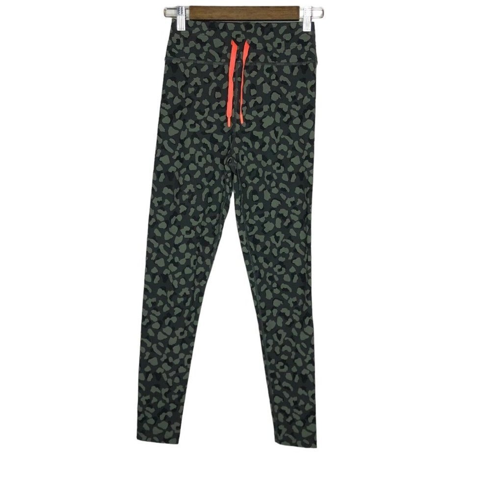 Sarah's Day x White Fox Active Soldier Green Camo Leggings Size Small‎